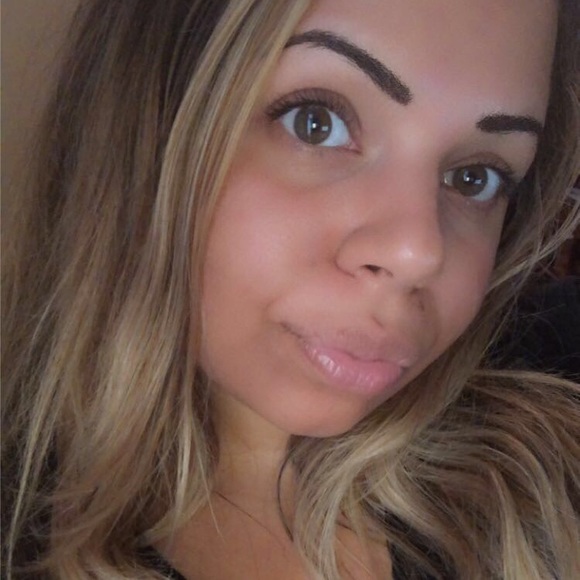 Meet your Posher, Noellie - Picture 1 of 3